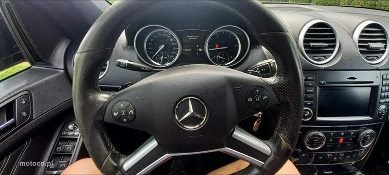 Mercedes-Benz ML W164 ML 320 38