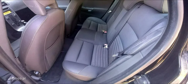Volvo V50 28