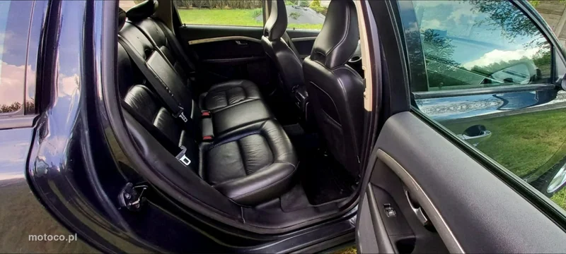 Volvo V70 24