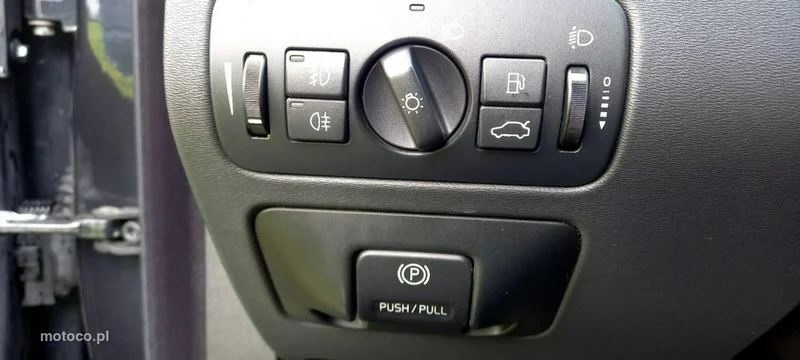 Volvo V70 30