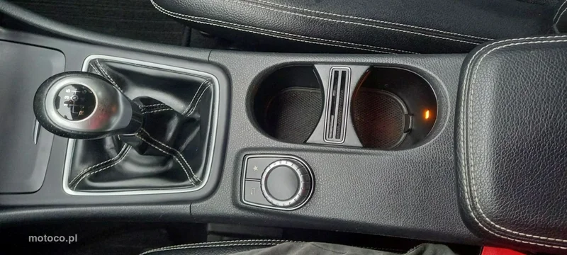 Mercedes-Benz CLA C117 CLA 180 31