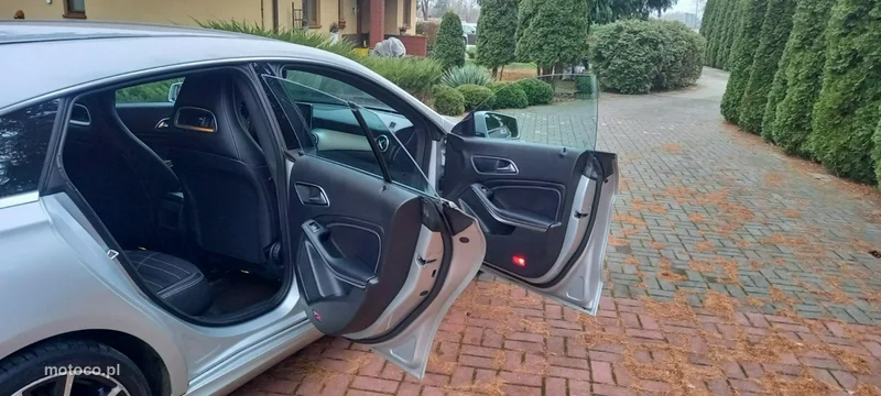 Mercedes-Benz CLA C117 CLA 180 35