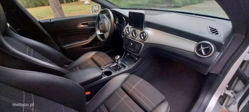 Mercedes-Benz CLA C117 CLA 180 40