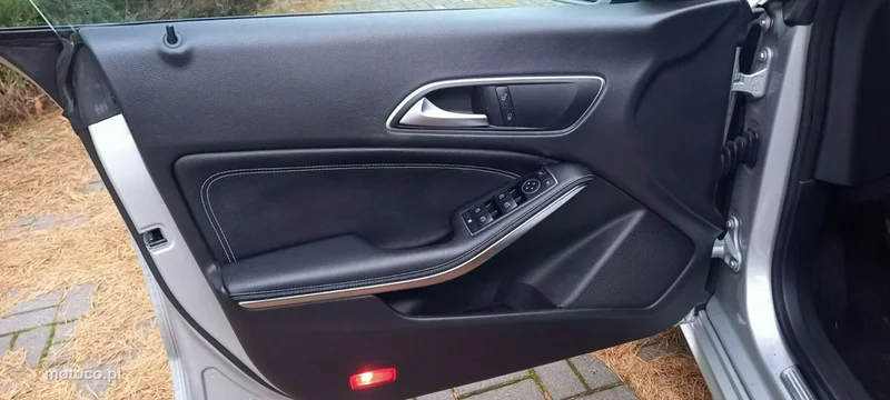 Mercedes-Benz CLA C117 CLA 180 43