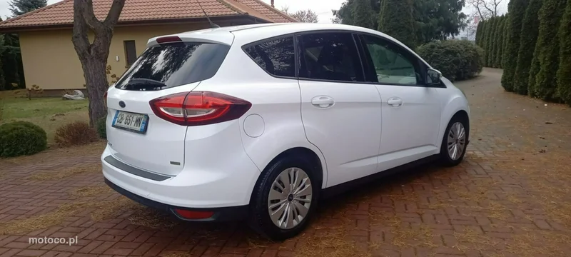 Ford C-Max II 17