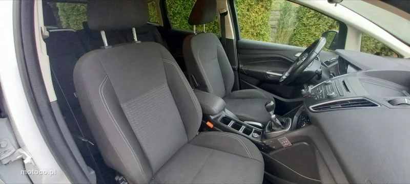 Ford C-Max II 24