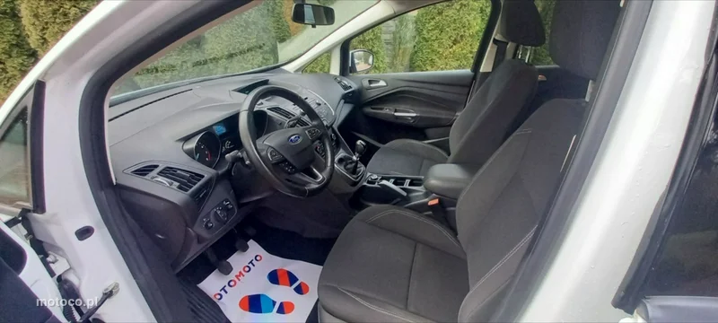 Ford C-Max II 29