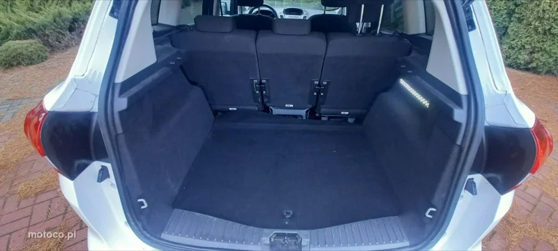 Ford C-Max II 34
