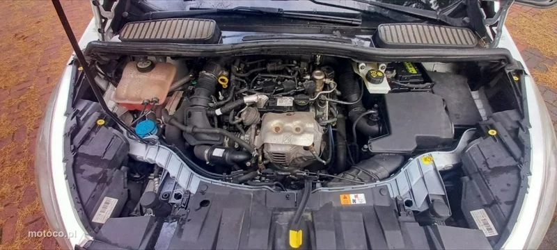 Ford C-Max II 36