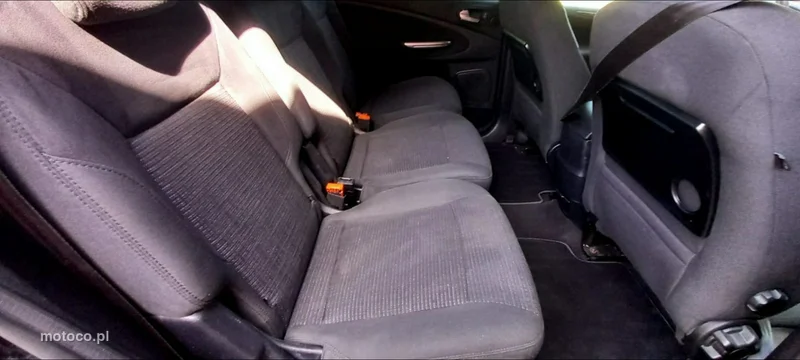 Ford Galaxy II 24