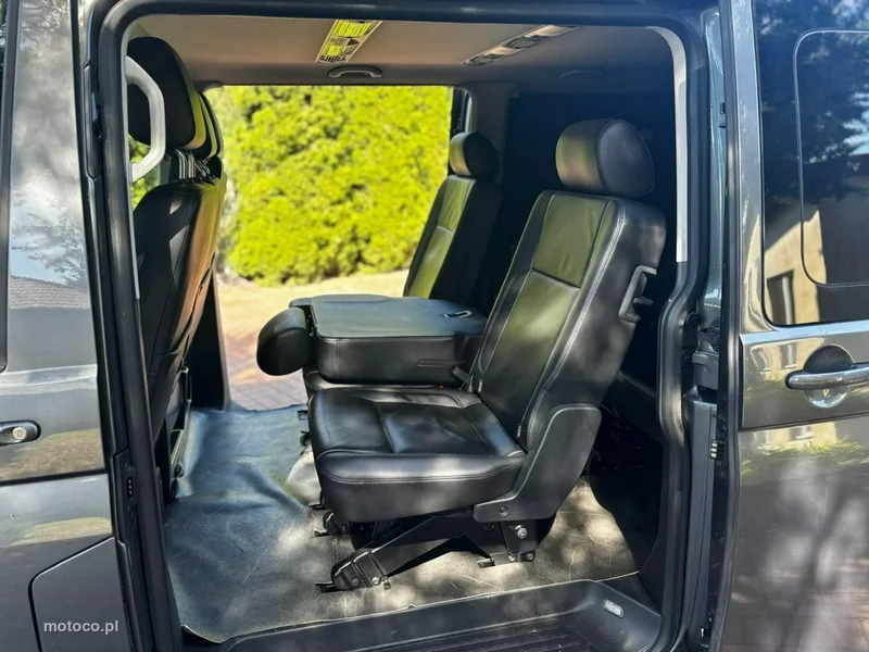 Volkswagen Multivan 25