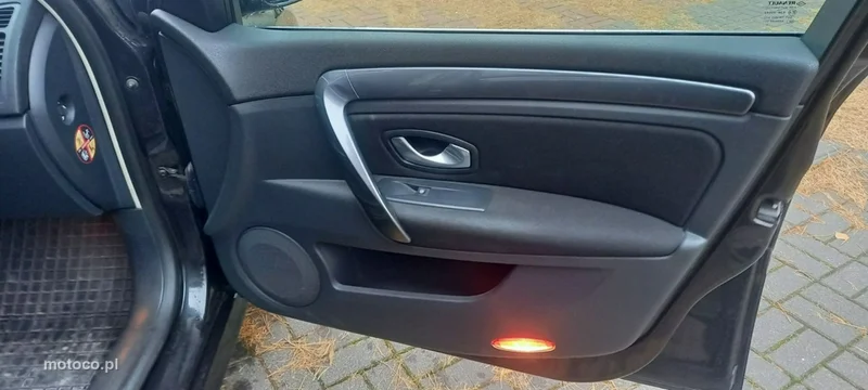 Renault Laguna III 23