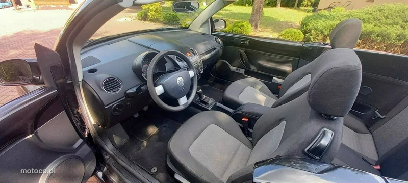 Volkswagen New Beetle 24