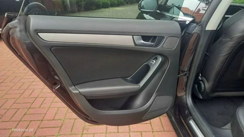 Audi A5 8T 30