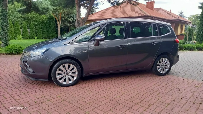 Opel Zafira C Tourer 13