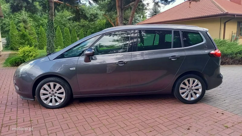 Opel Zafira C Tourer 14