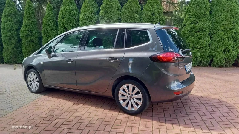 Opel Zafira C Tourer 16