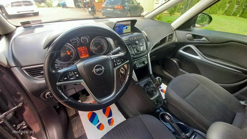 Opel Zafira C Tourer 24