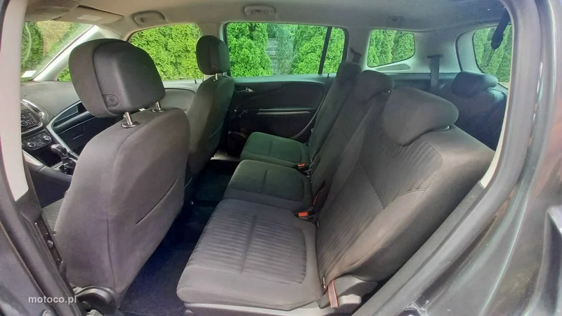 Opel Zafira C Tourer 35