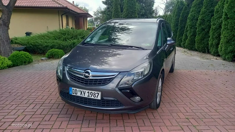 Opel Zafira C Tourer 6