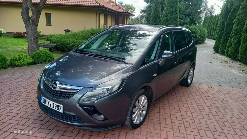 Opel Zafira C Tourer 8
