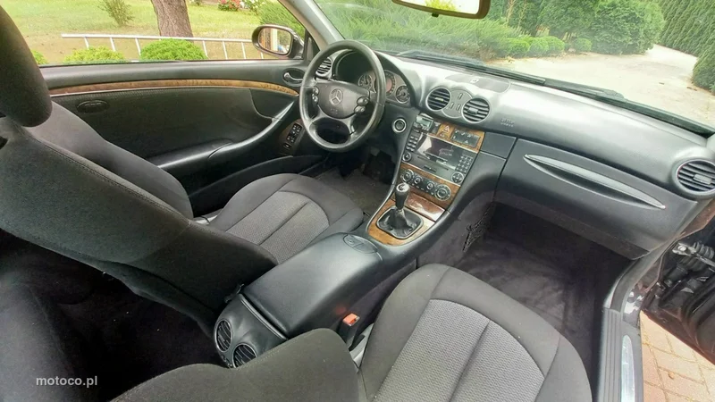 Mercedes-Benz Klasa E W212 E 200 18