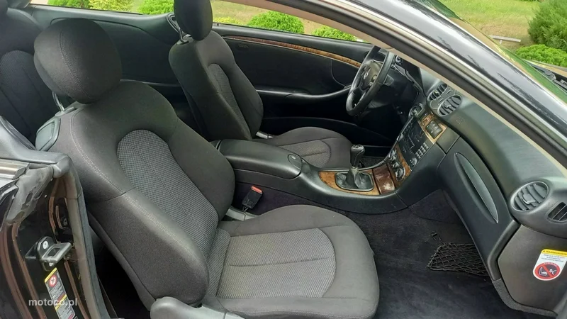 Mercedes-Benz Klasa E W212 E 200 21