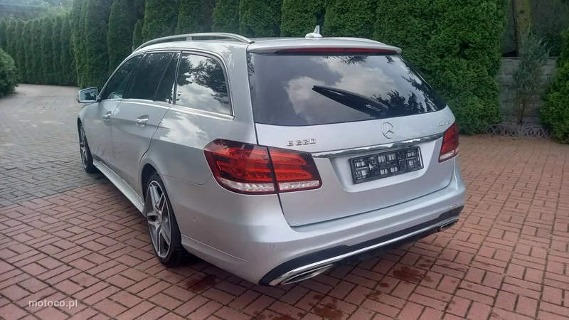 Mercedes-Benz Klasa E W212 E 220 18