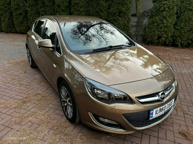 Opel Astra J 11