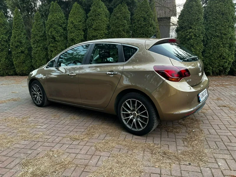 Opel Astra J 25