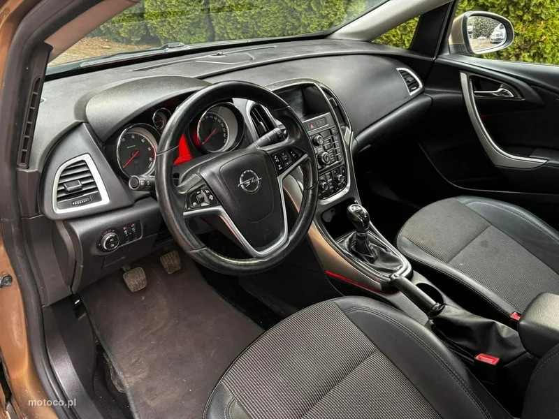 Opel Astra J 31