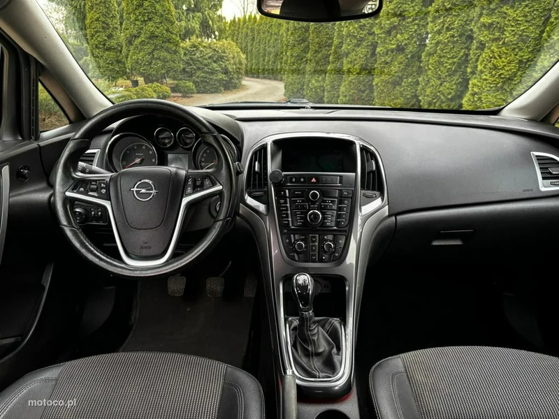 Opel Astra J 33