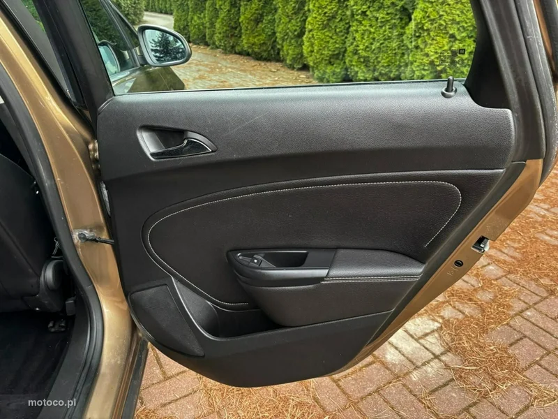 Opel Astra J 37