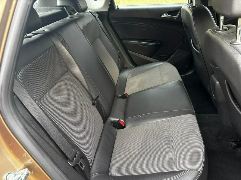 Opel Astra J 38