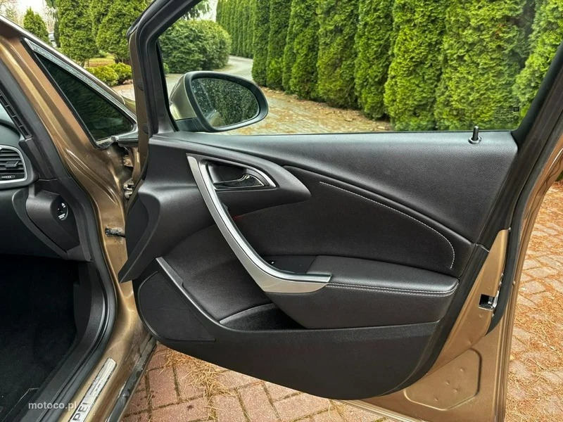 Opel Astra J 40