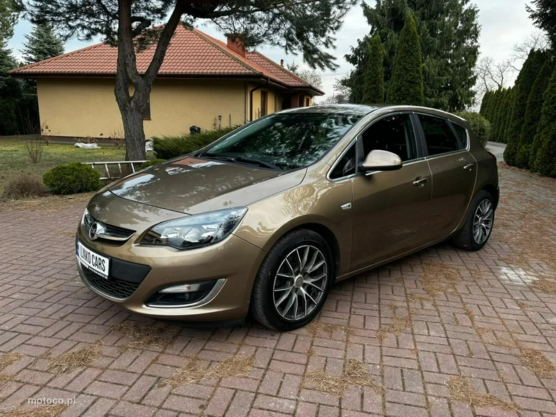 Opel Astra J 6