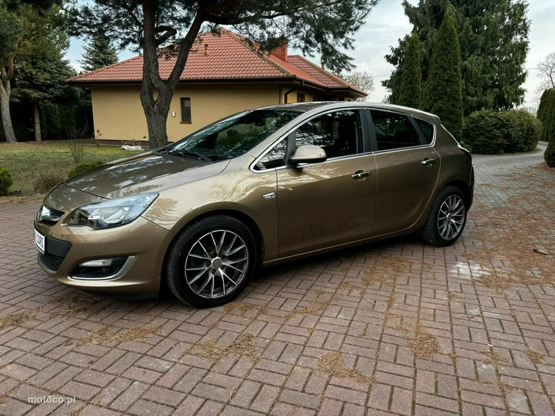 Opel Astra J 7