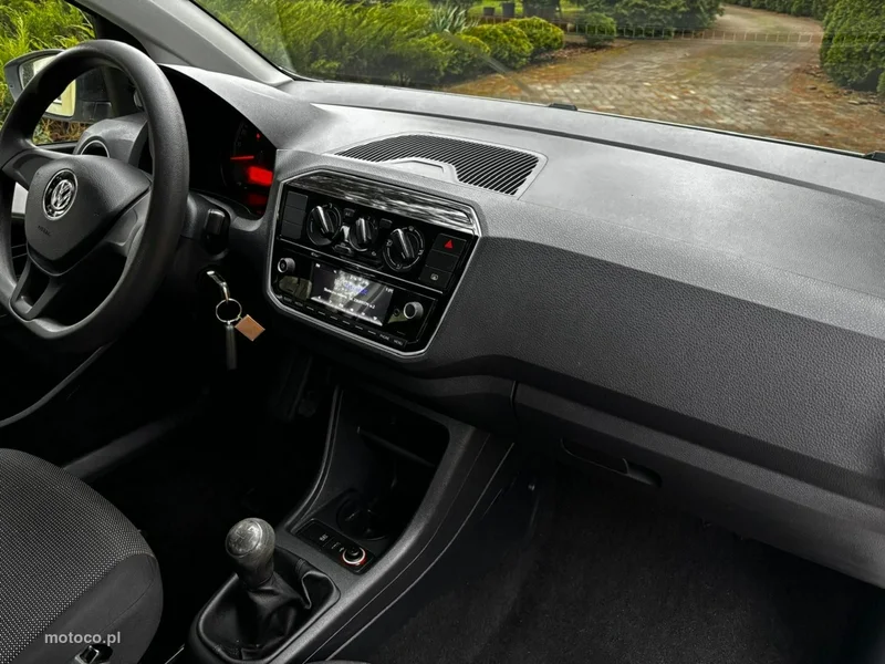 Volkswagen up! 32