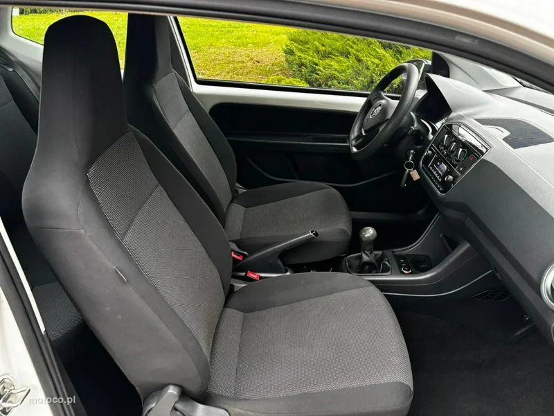 Volkswagen up! 34