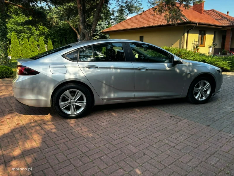 Opel Insignia B 11
