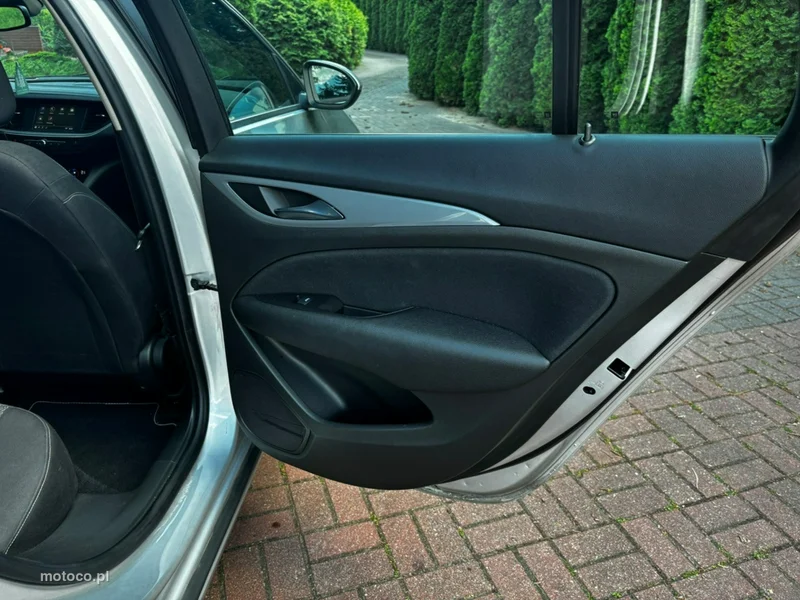 Opel Insignia B 28