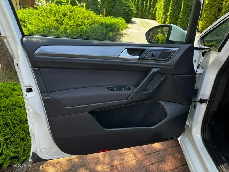 Volkswagen Golf Sportsvan VII 23