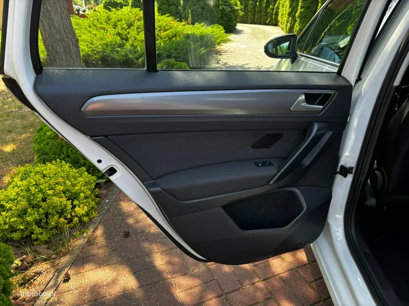 Volkswagen Golf Sportsvan VII 27