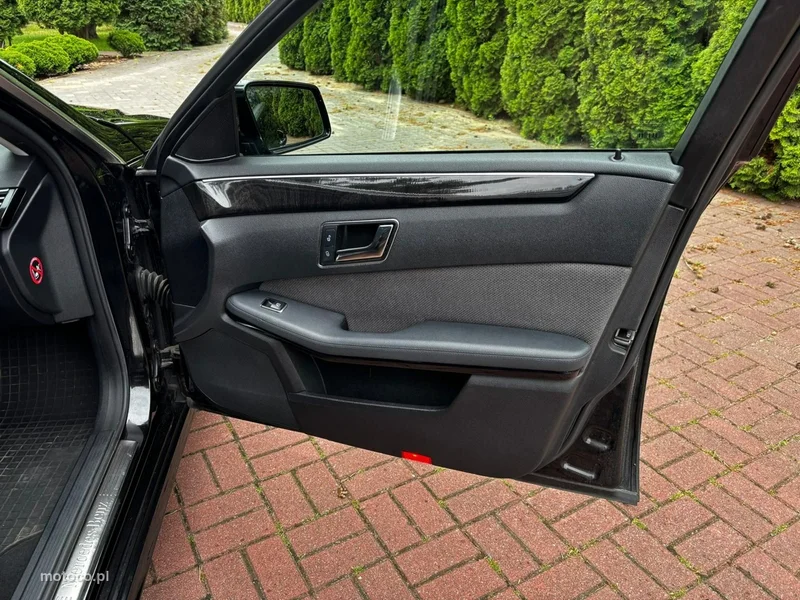 Mercedes-Benz Klasa E W212 E 200 28