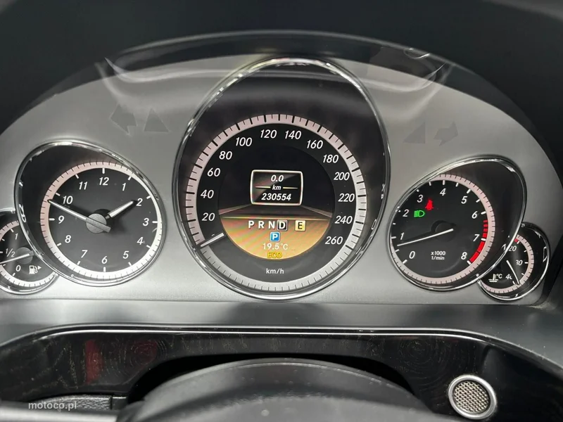Mercedes-Benz Klasa E W212 E 200 31
