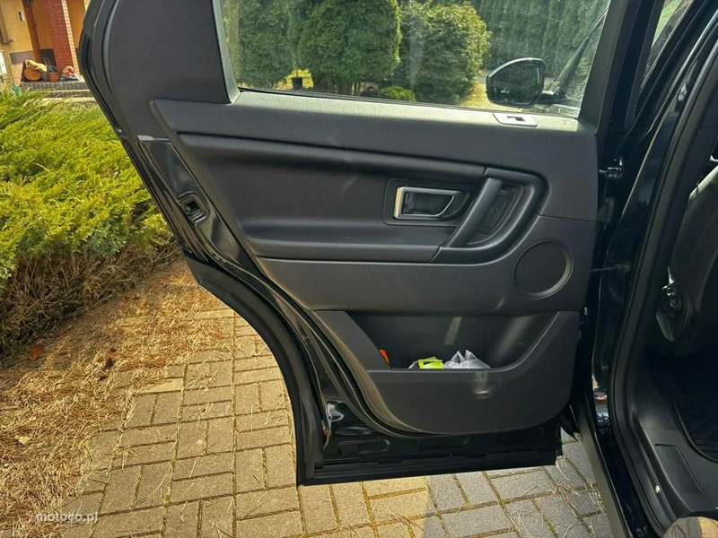 Land Rover Discovery Sport 24