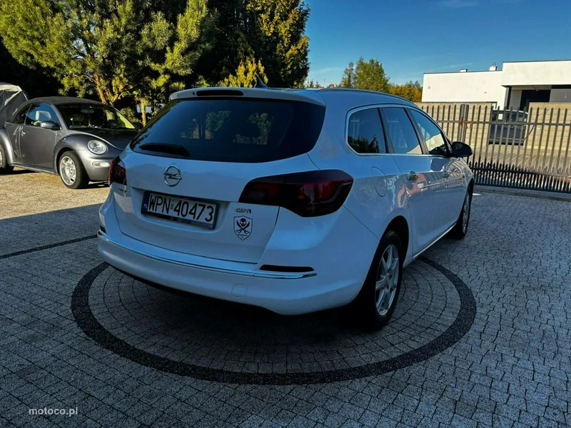 Opel Astra J 16