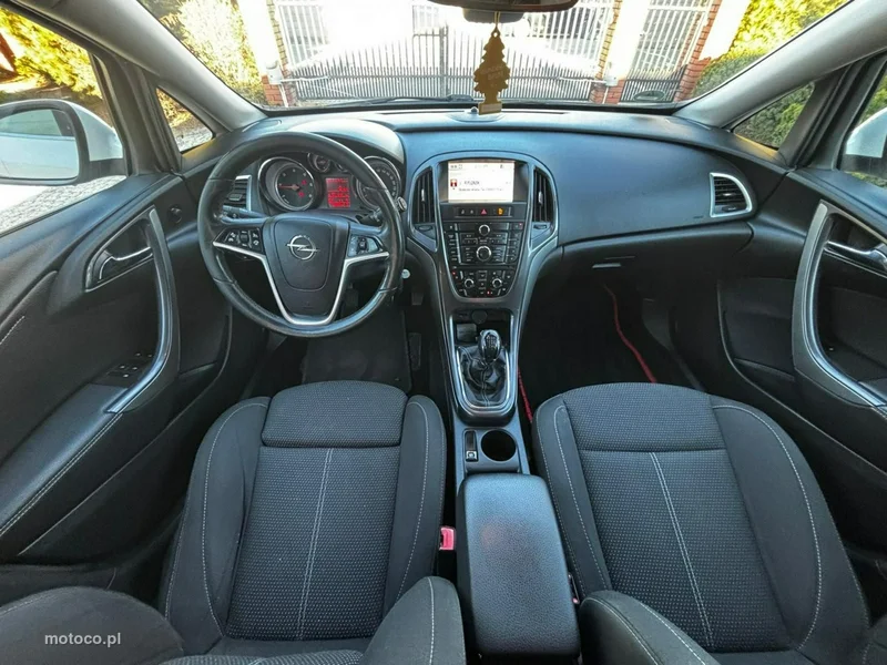 Opel Astra J 30