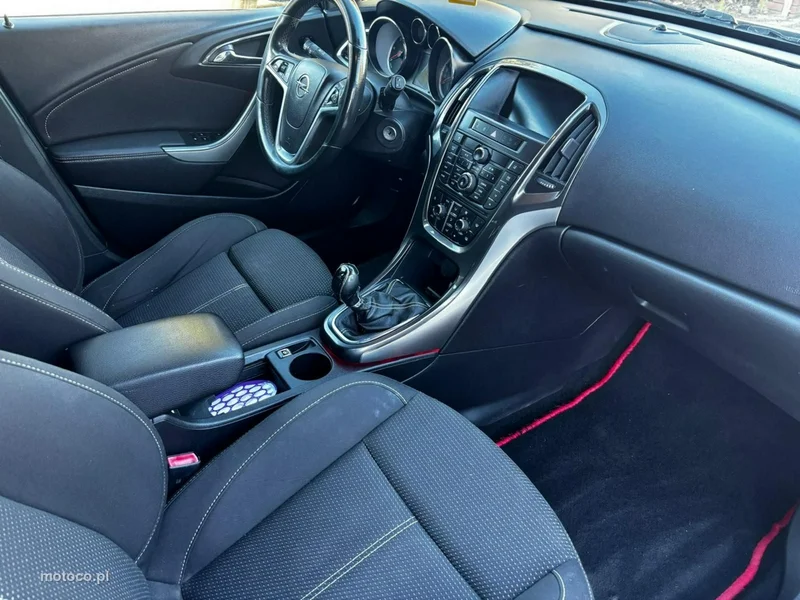 Opel Astra J 35