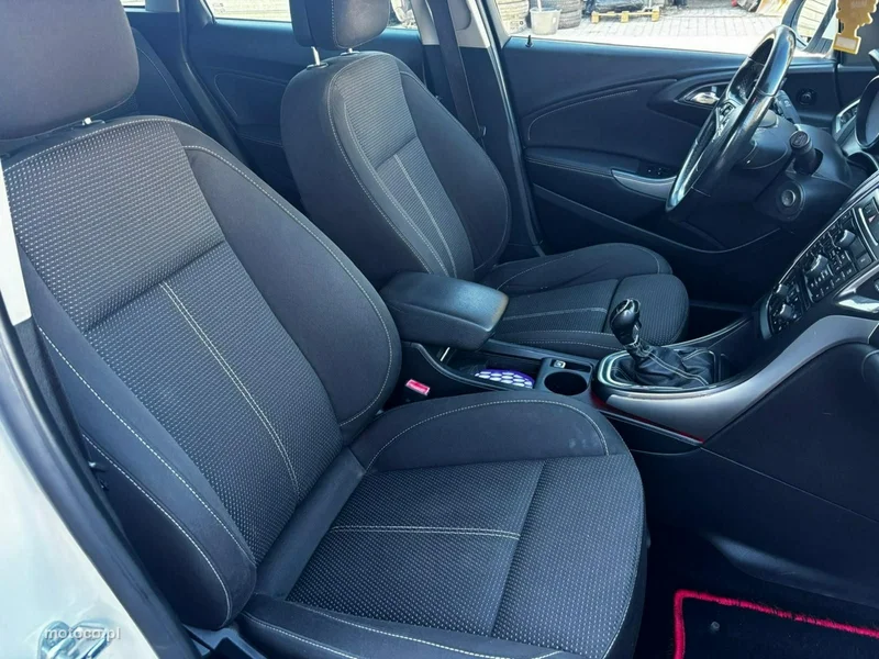 Opel Astra J 36